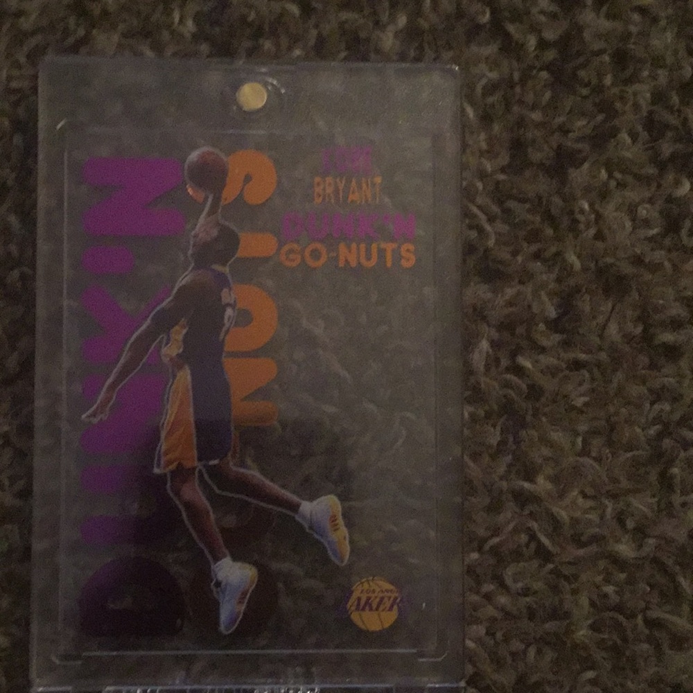 Dunk’n go nuts Kobe Bryant card